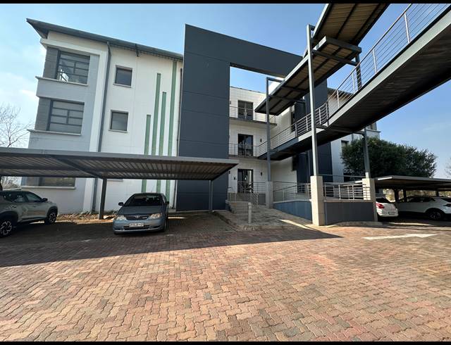 326M² OFFICE TO LET IN ECO PARK ESTATE